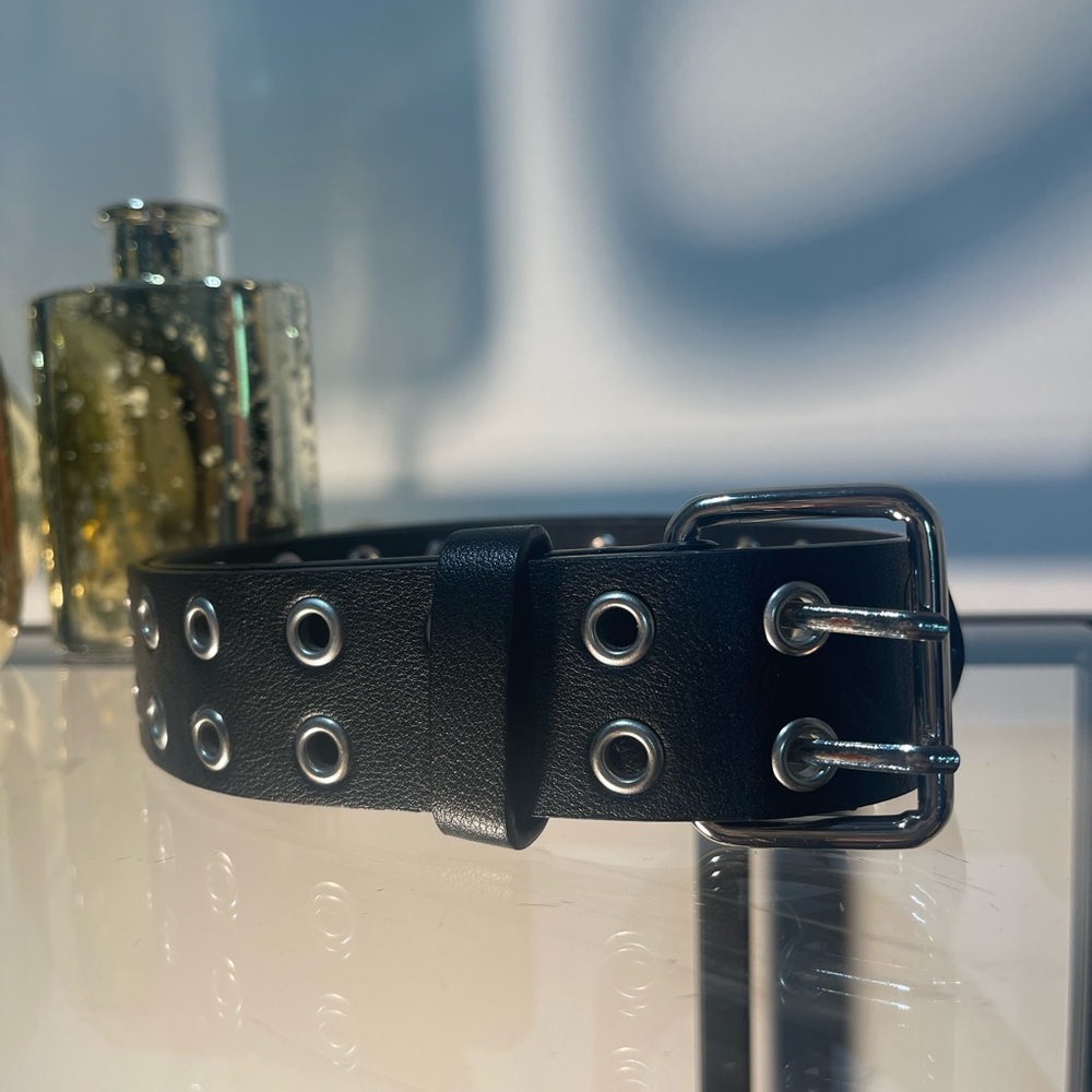 🖤 Small Double hole black and silver belt 🖤